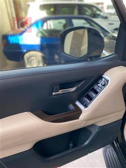 تۆیۆتا لاند کروزەر